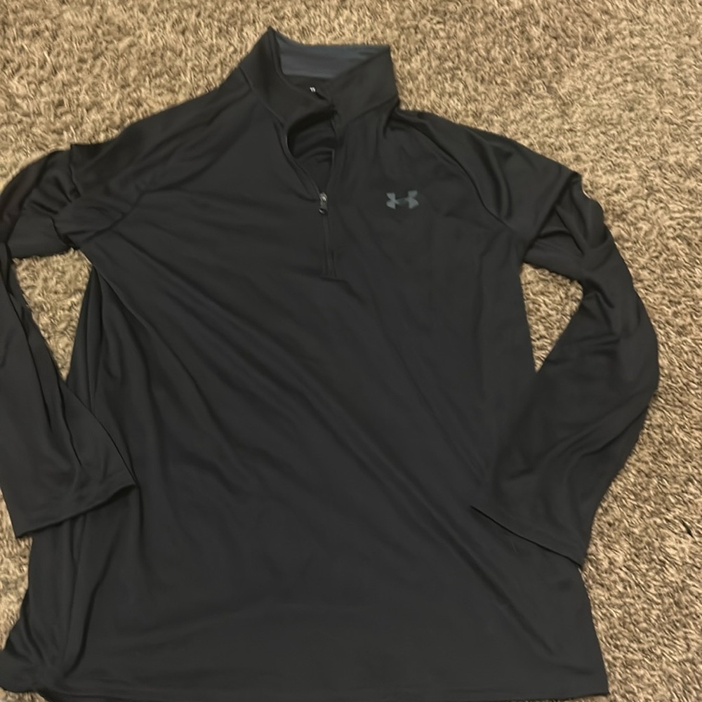 Under Armour lightweight pullover size Large